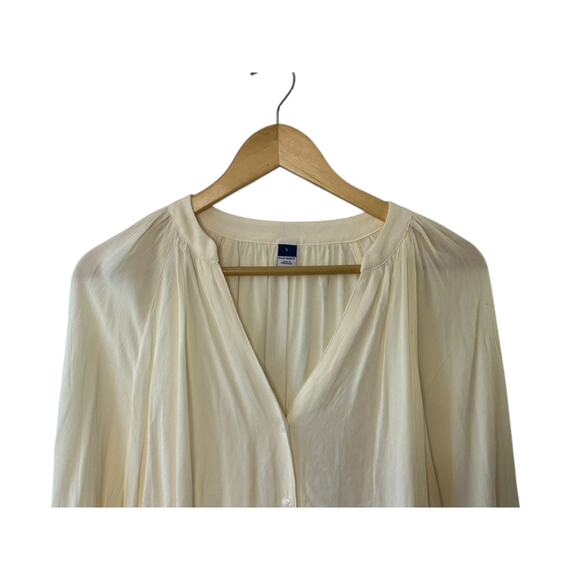 Old Navy Ivory V Neck Button-Up Long Sleeve Blouse Women's Large New - Picture 2 of 6